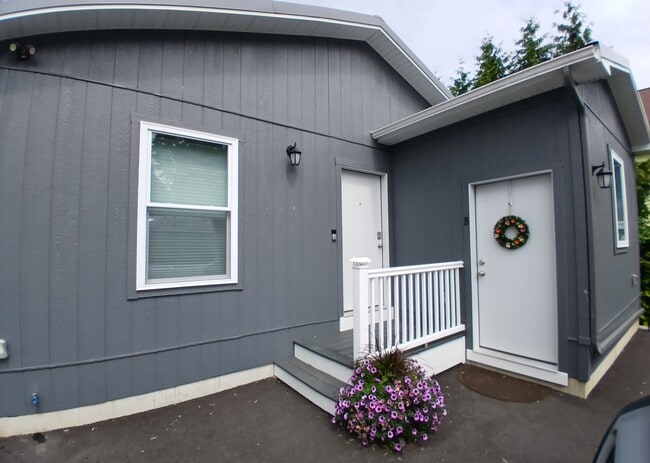94 N Pearl St, Unit 94a