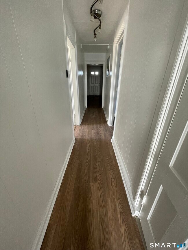 69 W Liberty St in Waterbury, CT - Building Photo - Building Photo