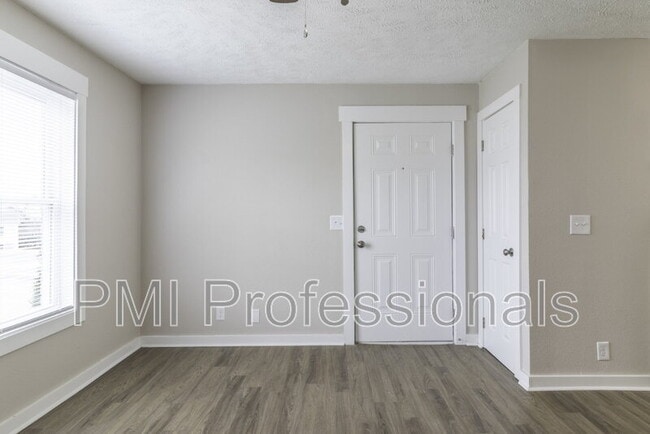 121 Kingsridge Dr in La Vergne, TN - Building Photo - Building Photo