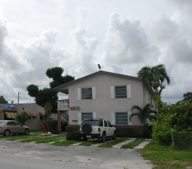 6012 SW 33rd St in Miramar, FL - Building Photo - Building Photo