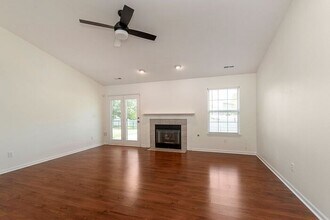 9880 Glenburr Ct in Fishers, IN - Building Photo - Building Photo