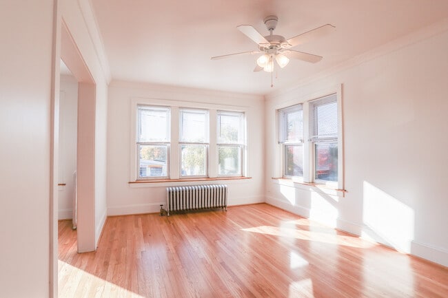 4811 N Ashland Ave in Chicago, IL - Building Photo - Building Photo