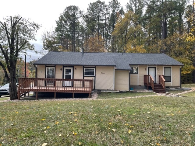 property at 2001 Peppertree St