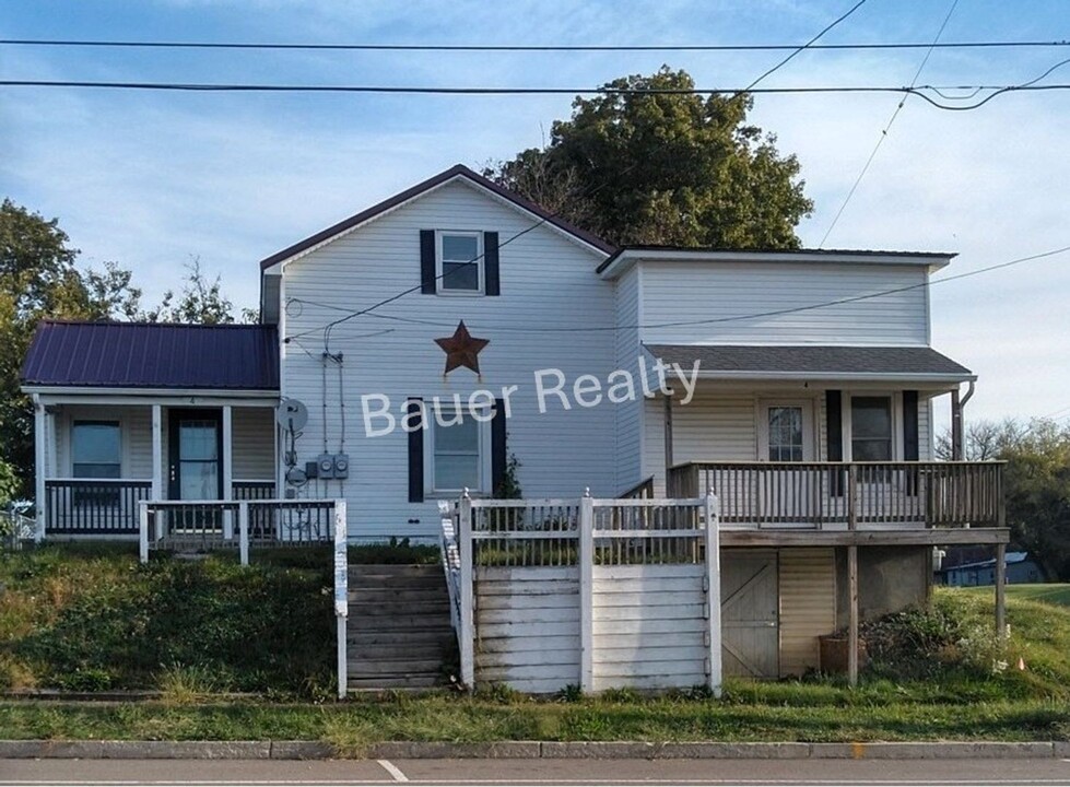 4 W Main St in Shiloh, OH - Building Photo