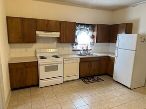 5036 Hot Wells Rd in Boyce, LA - Building Photo - Building Photo