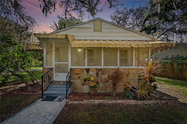 property at 8723 N Dexter Ave