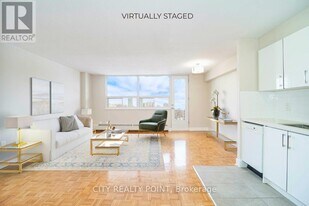 1500 Bathurst St in Toronto, ON - Building Photo