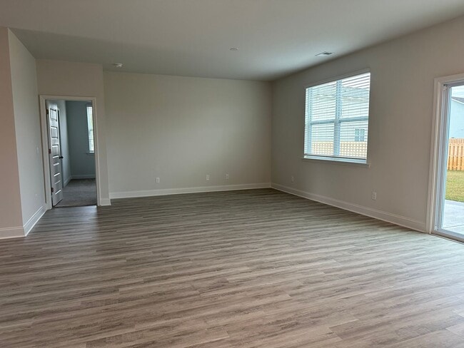 487 Logging Hl Dr in Richmond Hill, GA - Building Photo - Building Photo