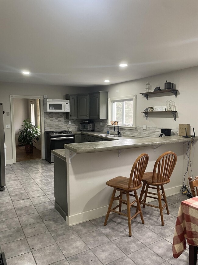 5080 S Hillsdale Rd in Hillsdale, MI - Building Photo - Building Photo