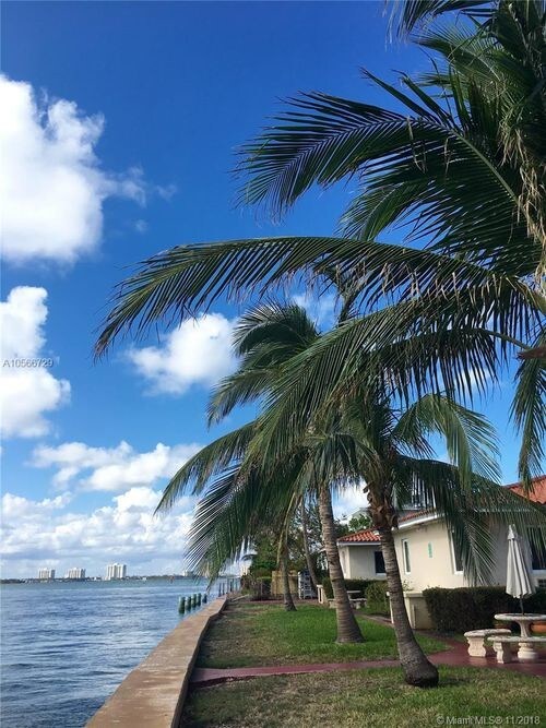 2170 Bay Dr-Unit -3*21 in Miami, FL - Foto de edificio - Building Photo