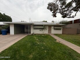 1725 S Sierra Vista Dr in Tempe, AZ - Building Photo
