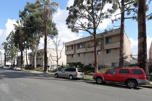 Grandview Apartments in Los Angeles, CA - Building Photo
