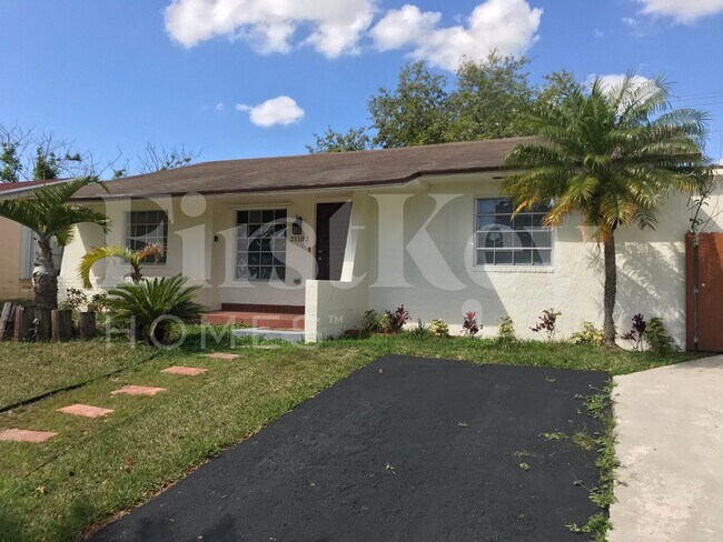21102 SW 97th Pl in Cutler Bay, FL - Building Photo - Building Photo