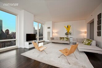 845 United Nations Plaza-Unit -: 41B in New York, NY - Foto de edificio - Building Photo