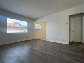 2203 Mathews Ave in Redondo Beach, CA - Foto de edificio - Building Photo