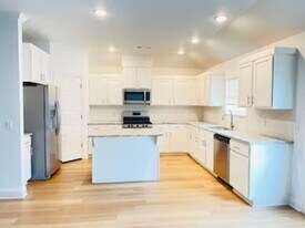 5805 SW Peaceful Ave in Bentonville, AR - Building Photo