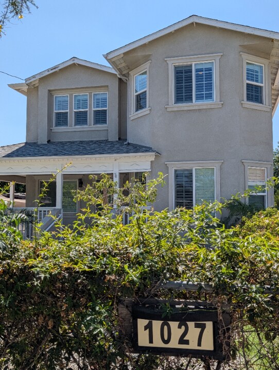 1027-16rh 6th St in Redlands, CA - Foto de edificio