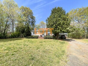 216 Mountain View Cir in Greenville, SC - Building Photo - Building Photo