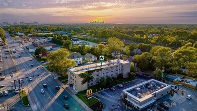 13671 Euclid Ave in East Cleveland, OH - Foto de edificio - Building Photo