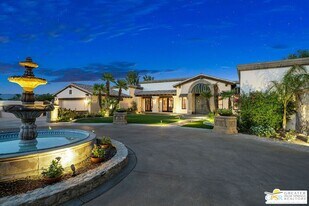 32 Clancy Lane Estates in Rancho Mirage, CA - Building Photo