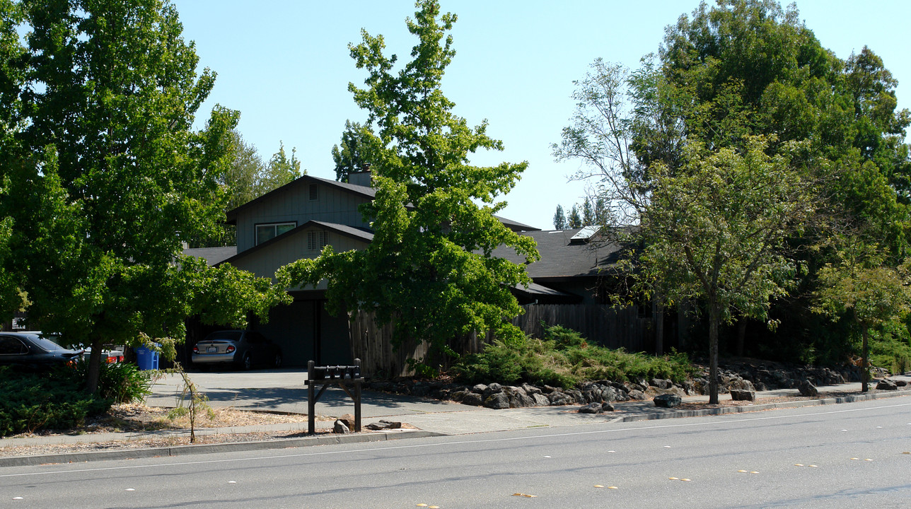 1830 Mission Blvd in Santa Rosa, CA - Building Photo