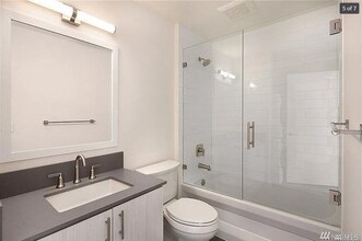 315 W Roy St in Seattle, WA - Foto de edificio - Building Photo