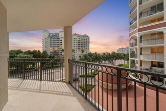 2011 N Ocean Blvd, Unit 401-N in Fort Lauderdale, FL - Building Photo - Building Photo