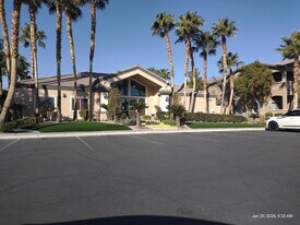 8985 S Durango Dr, Unit 2038 in Las Vegas, NV - Building Photo