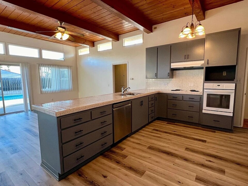 4959-61 Catoctin Dr in San Diego, CA - Building Photo