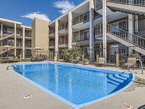 Fox Hill Apartments in Golden, CO - Foto de edificio - Building Photo