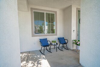 23948 Rustico Ct in Santa Clarita, CA - Foto de edificio - Building Photo