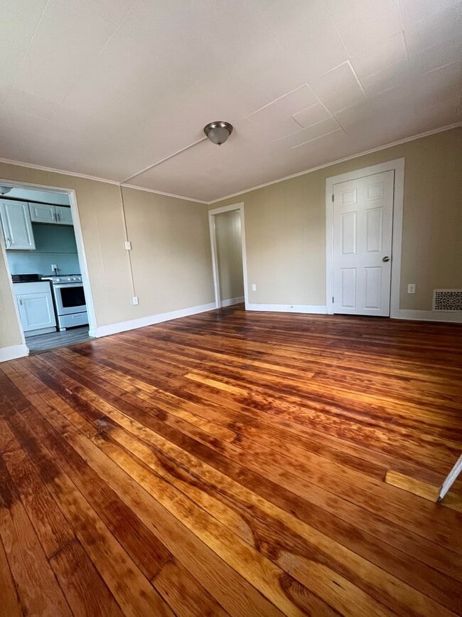 22 Pomeroy Ave in Pittsfield, MA - Building Photo - Building Photo
