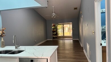 746 N Jefferson Ave, Unit 746 N Jefferson Ave in Sarasota, FL - Building Photo - Building Photo