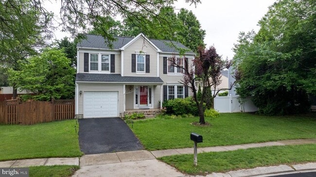 property at 733 Sunnyfield Ln