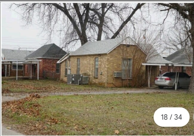 property at 801 S 5th St