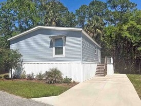 8975 W Halls River Rd in Homosassa, FL - Building Photo