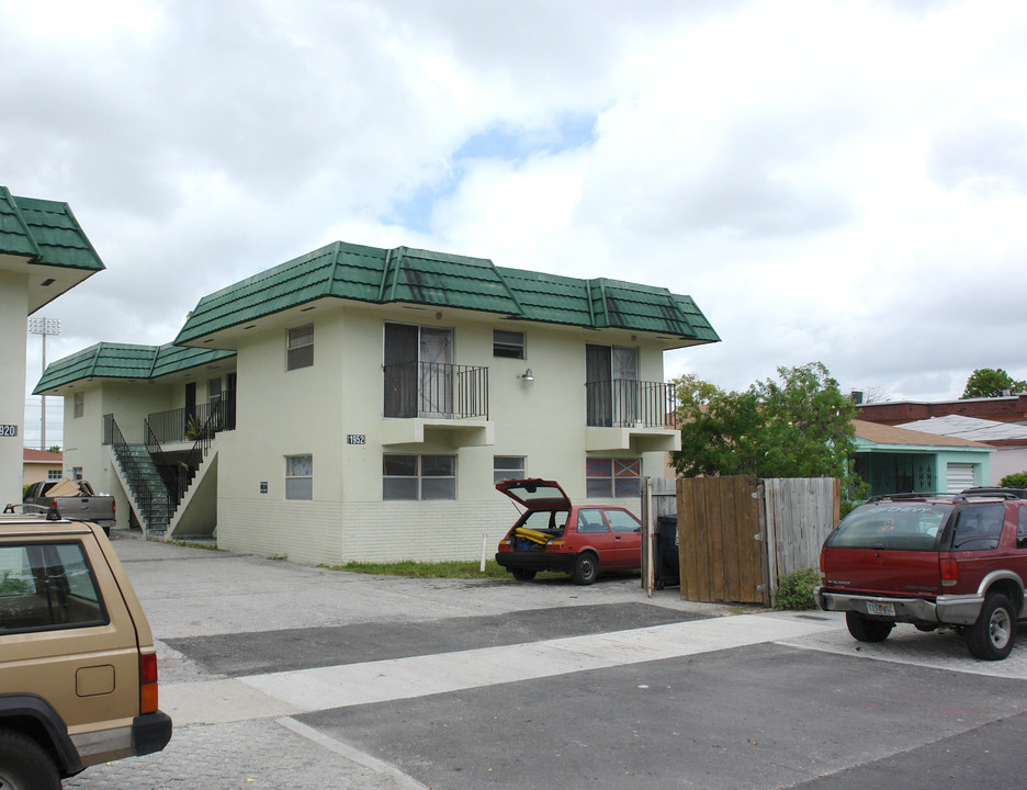 1952 NW 22nd Ct in Miami, FL - Building Photo