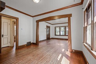 1089 23rd Ave SE in Minneapolis, MN - Building Photo