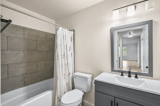 12040 Bridgeport Way SW in Lakewood, WA - Building Photo - Building Photo