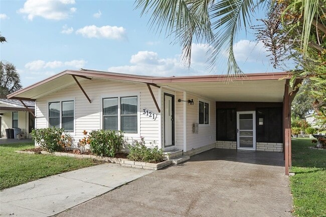 3121 Briar St in Zephyrhills, FL - Building Photo - Building Photo