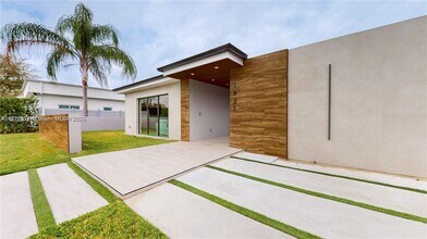 1931 NE 197th Ter in Miami, FL - Building Photo - Building Photo