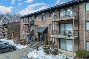 8473 S Archer Ave in Willow Springs, IL - Building Photo