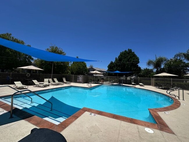28433 Mayfair Dr in Santa Clarita, CA - Building Photo - Building Photo
