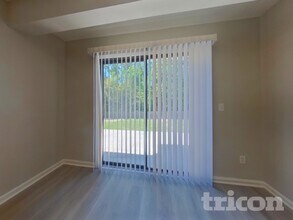 7412 Amandas Crossing Dr N, Unit 435 in Jacksonville, FL - Building Photo - Building Photo