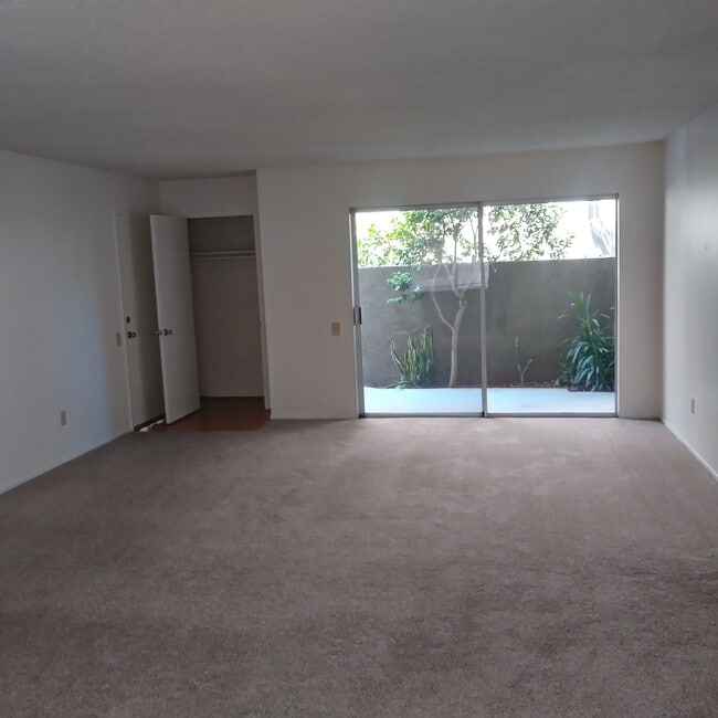 2208 Gates Ave, Unit Unit 1 in Redondo Beach, CA - Building Photo - Building Photo