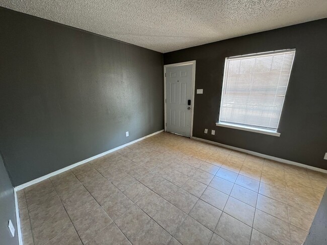 1405 N Gray St in Killeen, TX - Building Photo - Building Photo