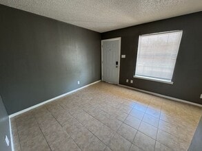 1405 N Gray St, Unit Unit 08 in Killeen, TX - Building Photo - Building Photo