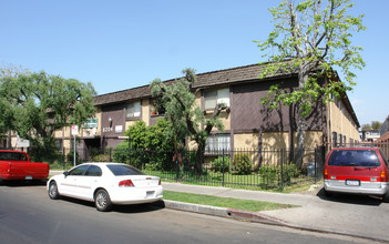 8204 Langdon Ave in Van Nuys, CA - Building Photo - Building Photo