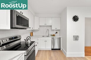 12 Nonantum St in Boston, MA - Building Photo