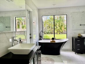 325 Knotty Wood Ln in Wellington, FL - Building Photo - Building Photo